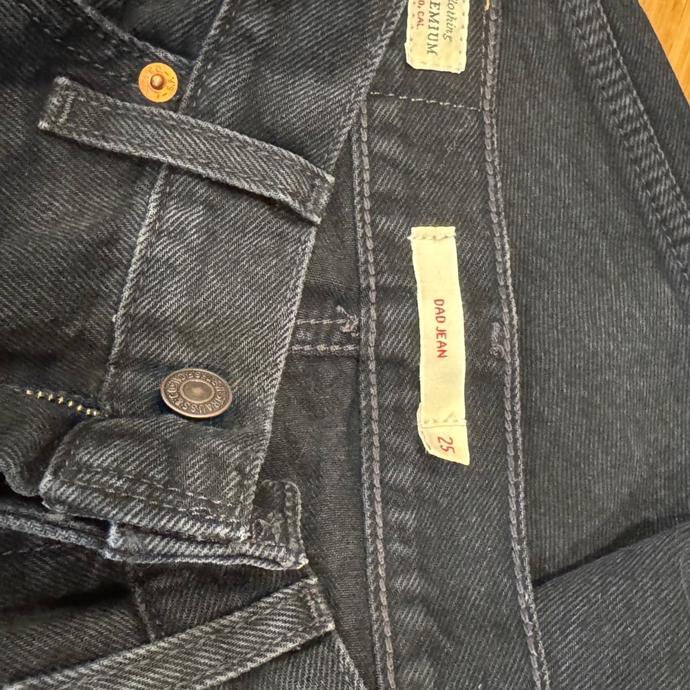 Levies black dad Jean in 25  Denim Jeans